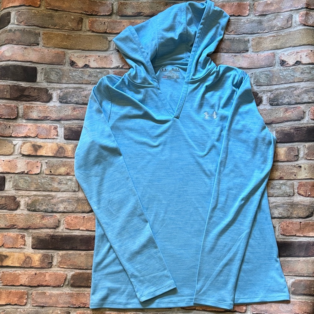 Under Armour Heatgear hooded pullover size M